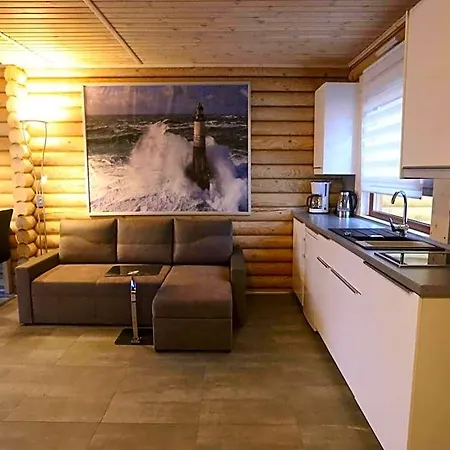 Apartment In Near Sandy